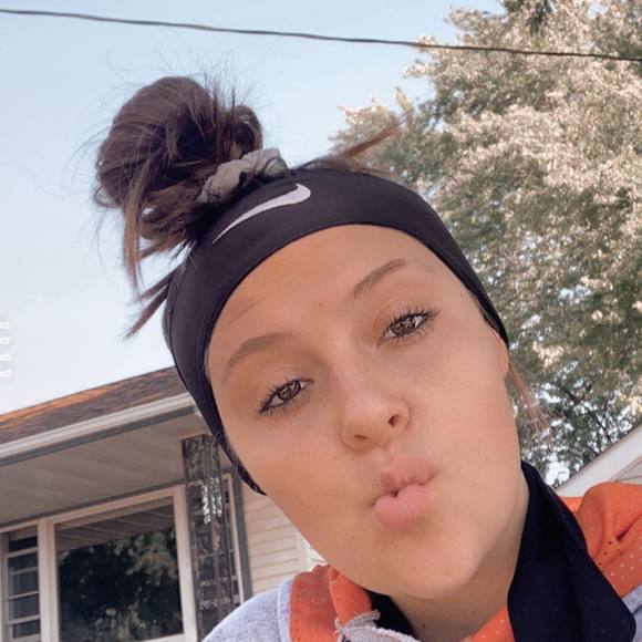 Meet your Posher, Olivia - Picture 1 of 1